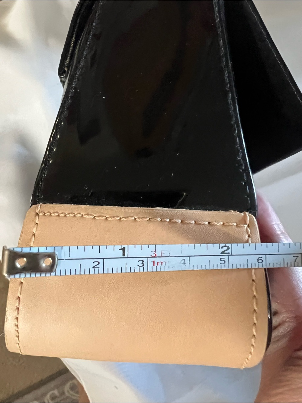 👜 Amanda Smith Black Patent Shoulder Bag with Tan Strap - NWT -Price penned-up. - Picture 6 of 7